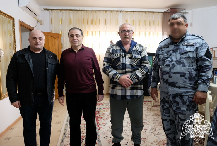 В Дагестане росгвардейцы поздравили с Днем Героев Отечества Загида Загидова 