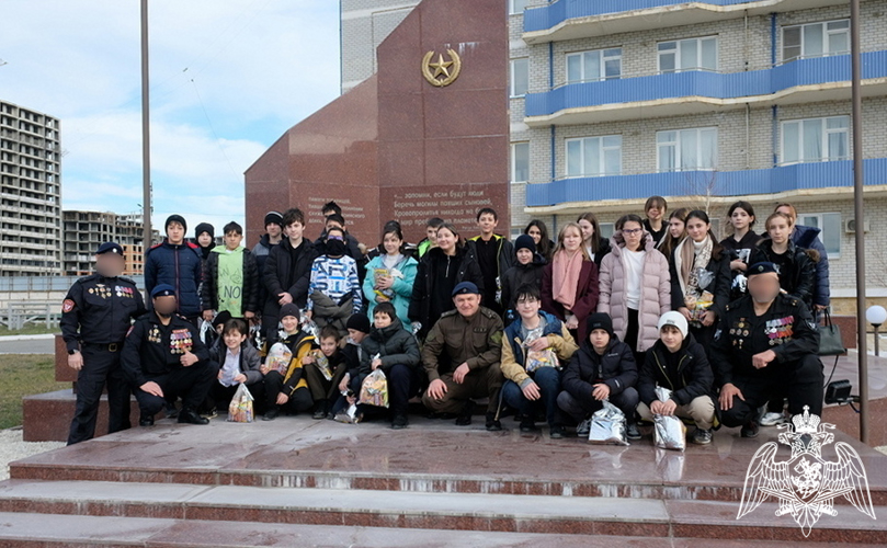 В Дагестане росгвардейцы поздравили учащихся профильных классов с наступающим Новым годом 