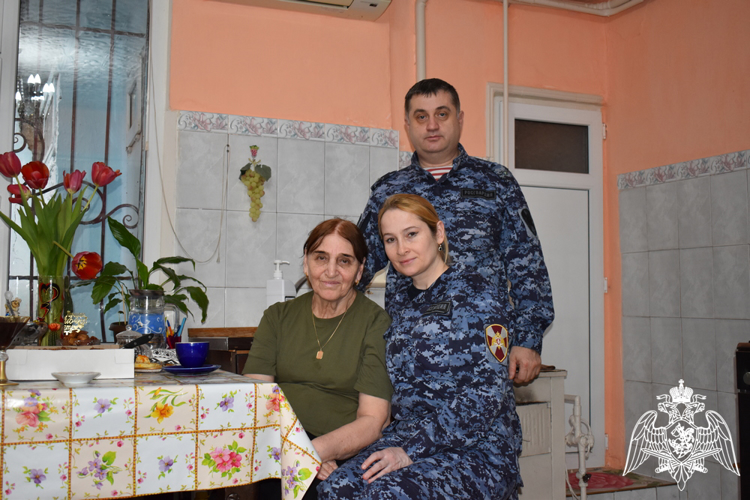 В Дагестане росгвардейцы посетили семьи погибших коллег