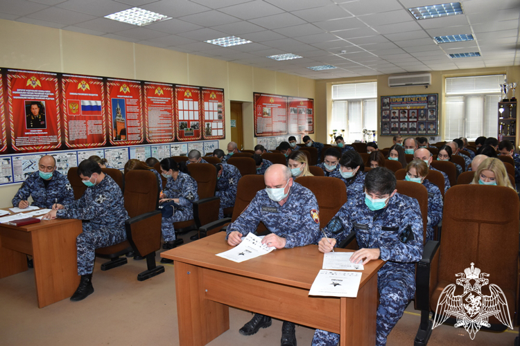 В Дагестане росгвардейцы написали «Диктант Победы»