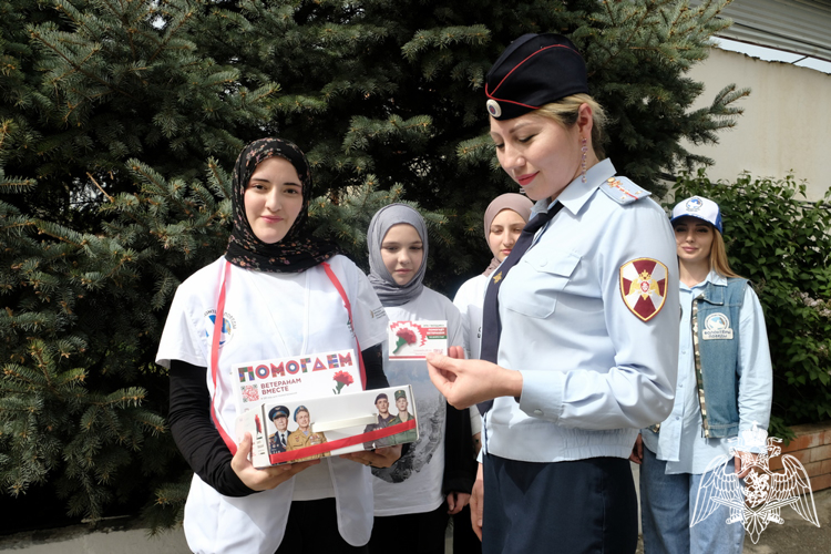 В Дагестане росгвардейцы поддержали благотворительную акцию «Красная гвоздика»