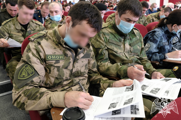 В Дагестане росгвардейцы написали «Диктант Победы»