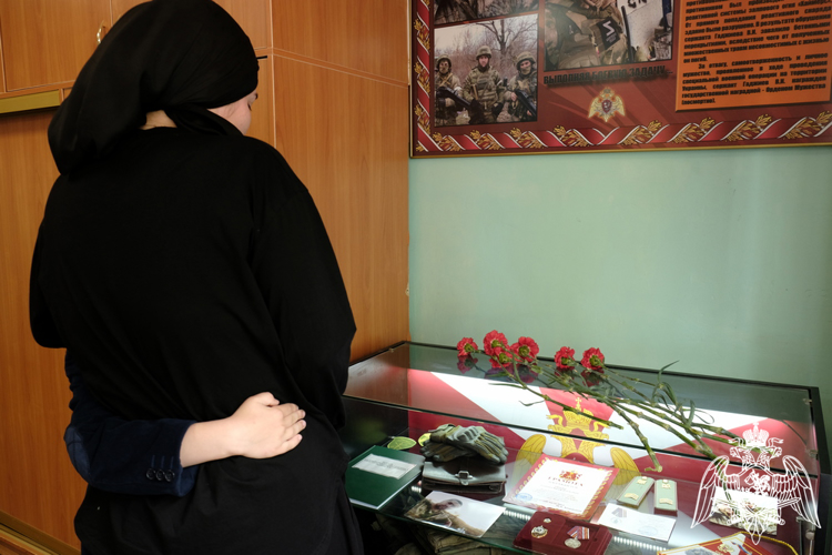 В память о росгвардейце в махачкалинском лицее открыта именная аудитория