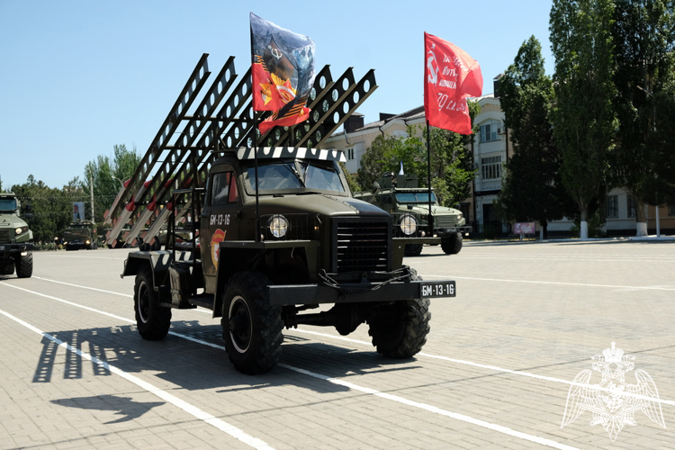 Росгвардейцы приняли участие в параде Победы в Каспийске