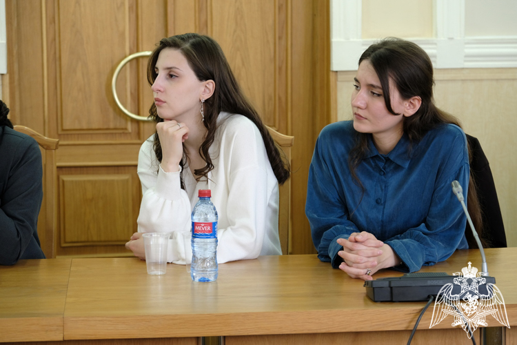 В Дагестане офицер Росгвардии принял участие в тематическом круглом столе 