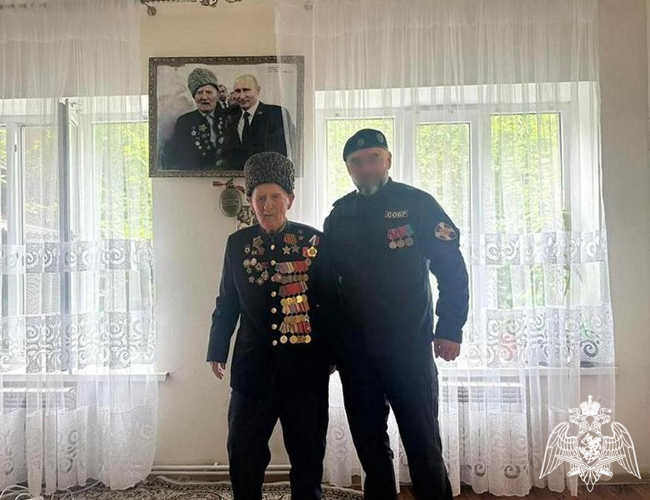 Росгвардейцы Дагестана поздравили ветеранов с Днем Победы