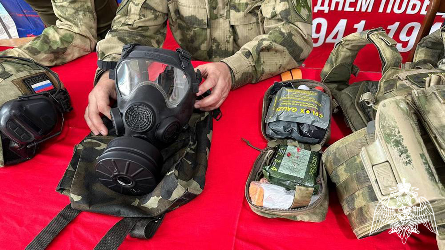 В Дагестане росгвардейцы провели для школьников занятия по начальной военной подготовке