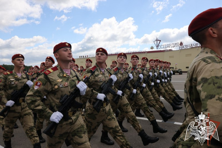 Директор Росгвардии генерал армии Виктор Золотов принял участие в торжественных мероприятиях, посвященных 100-летию дивизии имени Ф.Э. Дзержинского 