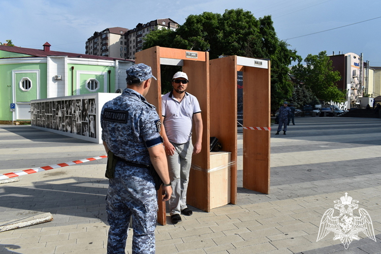 Росгвардейцы обеспечили правопорядок во время празднования Дня России в Дагестане