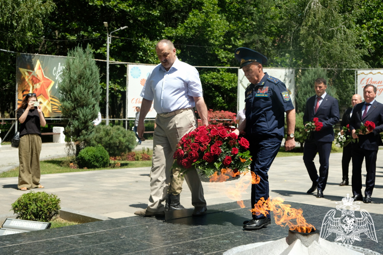 В Дагестане росгвардейцы приняли участие в мероприятиях, посвященных Дню памяти и скорби