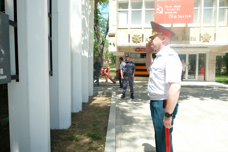 В Дагестане росгвардейцы приняли участие в мероприятиях, посвященных Дню памяти и скорби