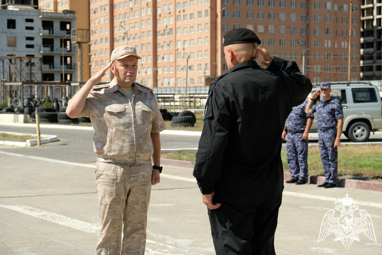  Росгвардейцам в Дагестане вручили государственные награды
