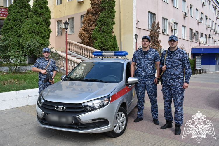 В Дагестане росгвардейцы задержали злоумышленников, проникших на охраняемый объект