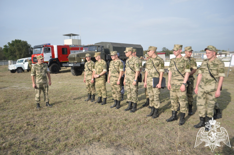 В махачкалинском соединении Росгвардии состоялся учебный сбор с молодыми офицерами 