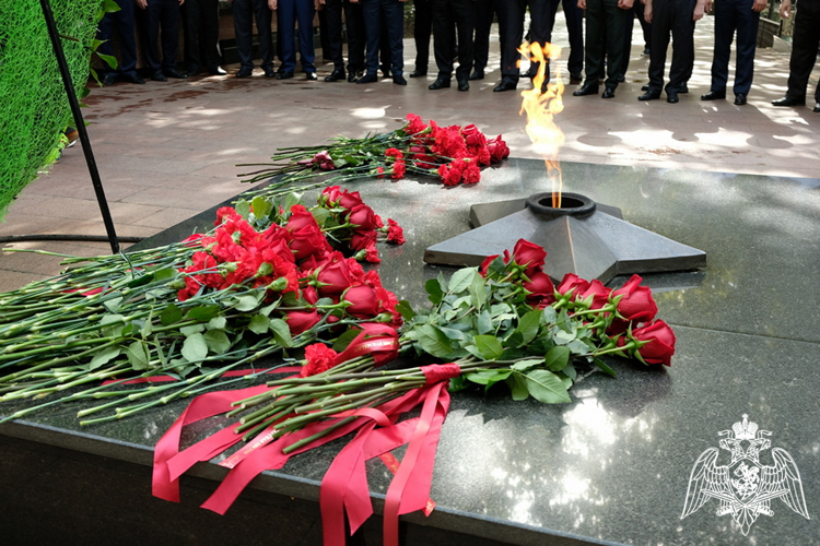 В Дагестане росгвардейцы почтили память коллег, погибших при исполнении служебного долга