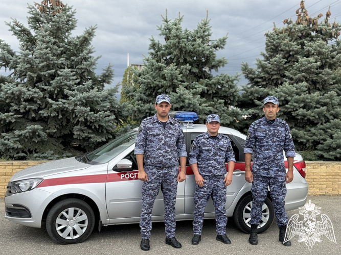Сотрудники Росгвардии помогли ликвидировать пожар на охраняемом объекте в Дагестане