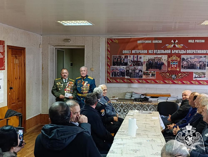 В махачкалинском соединении Росгвардии поздравили ветеранов службы