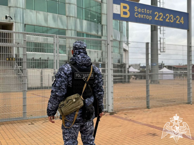 Росгвардейцы приняли участие в обеспечении правопорядка на футбольном матче Российской премьер-лиги в Дагестане