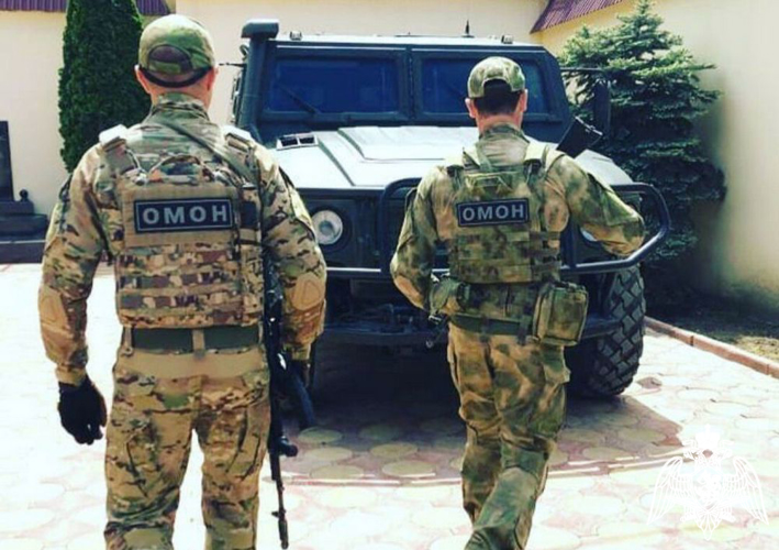В Дагестане росгвардейцы задержали подозреваемого в незаконном хранении запрещенных веществ