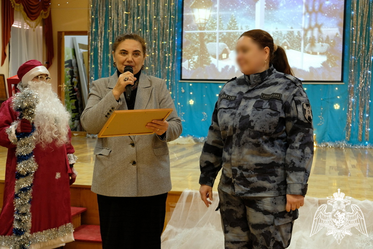 Акция Росгвардии «Дед Мороз специального назначения» стартовала в Дагестане