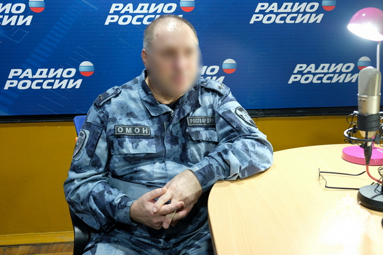Офицер Росгвардии рассказал радиослушателям Дагестана об особенностях службы в инженерном подразделении