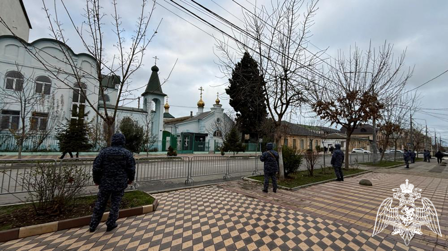 Росгвардейцы обеспечили безопасность во время новогодних и рождественских праздников в Дагестане