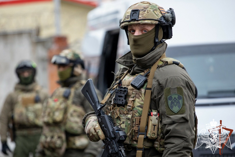 При участии Росгвардии в Дагестане задержаны подозреваемые в незаконном изготовлении и сбыте оружия 