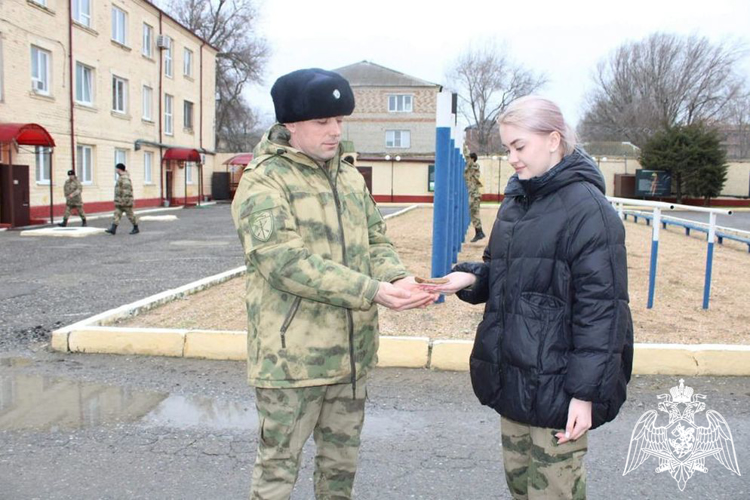 В Дагестане росгвардейцы приняли участие во всероссийской акции «Блокадный хлеб»