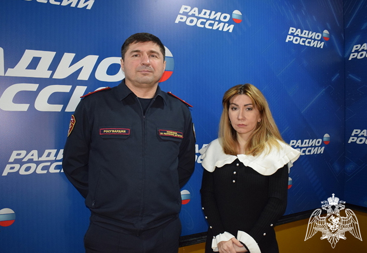 В Дагестане офицер Росгвардии рассказал радиослушателям о работе подразделений лицензионно-разрешительной работы