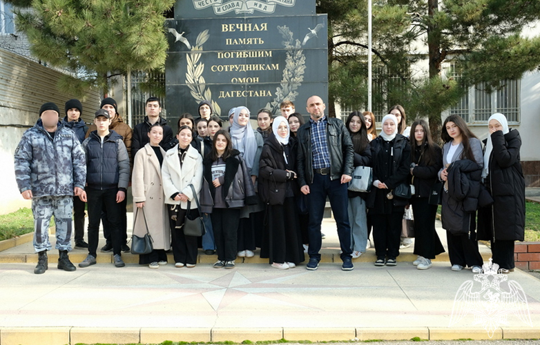 В Дагестане росгвардейцы организовали тематическое мероприятие для студентов медицинского колледжа