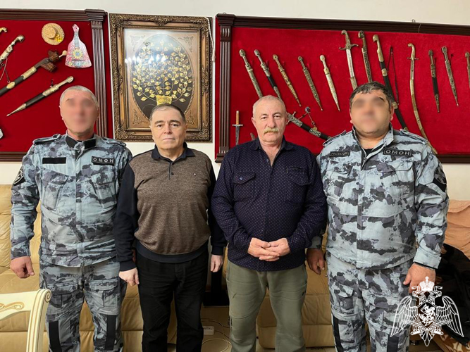 Росгвардейцы в Дагестане поздравили Героя России Загида Загидова с Днем защитника Отечества 