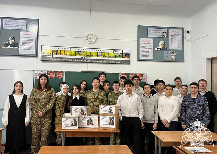 В Дагестане учащиеся класса Росгвардии поддержали всероссийскую акцию «Письмо солдату»