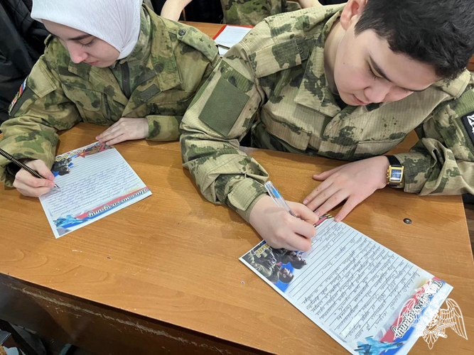 В Дагестане учащиеся класса Росгвардии поддержали всероссийскую акцию «Письмо солдату»