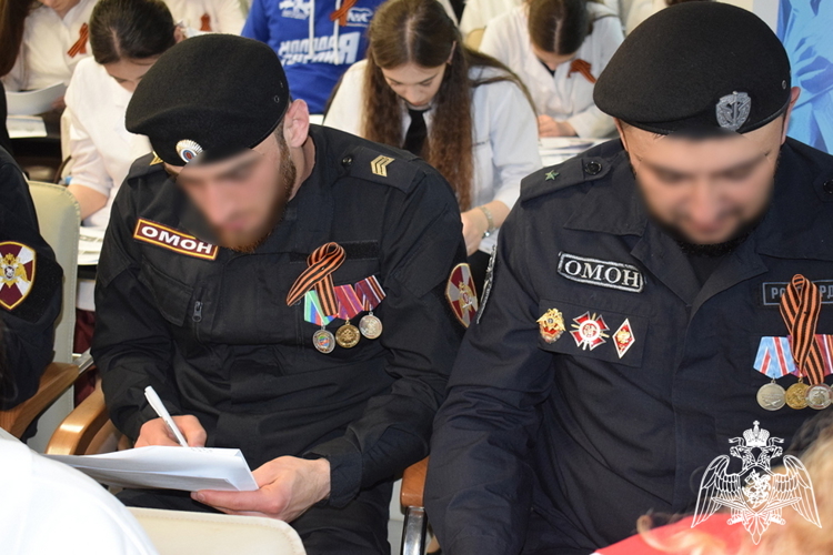 Росгвардейцы в Дагестане написали Диктант Победы