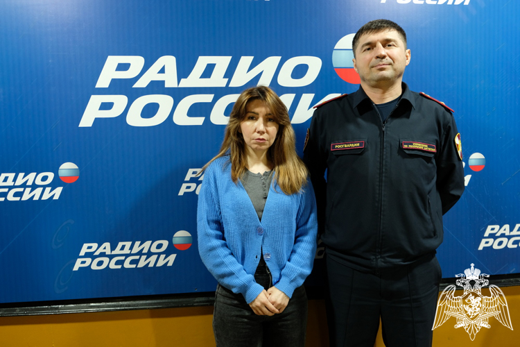 Офицер Центра лицензионно-разрешительной работы Росгвардии выступил на региональном радио в Дагестане