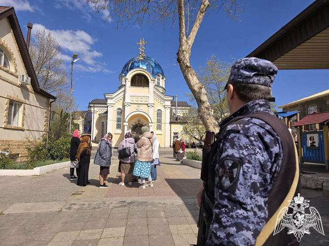 Росгвардейцы обеспечили безопасность во время празднования православного праздника Вербное воскресенье в Дагестане