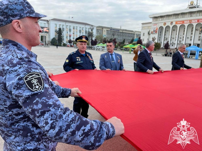 В Дагестане росгвардейцы поддержали памятную акцию «Знамя Победы» 