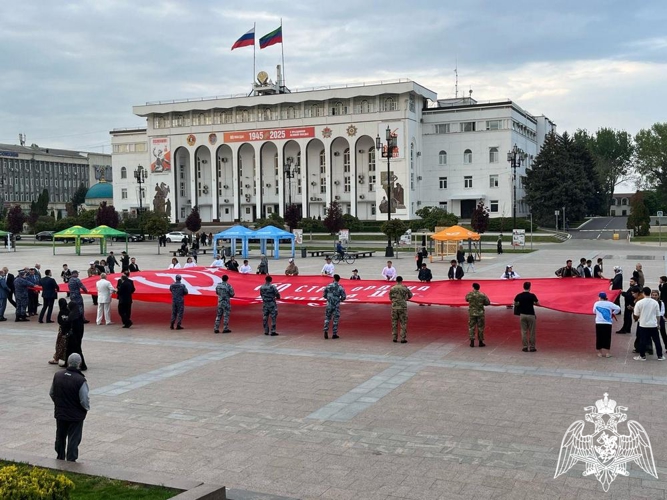 В Дагестане росгвардейцы поддержали памятную акцию «Знамя Победы» 