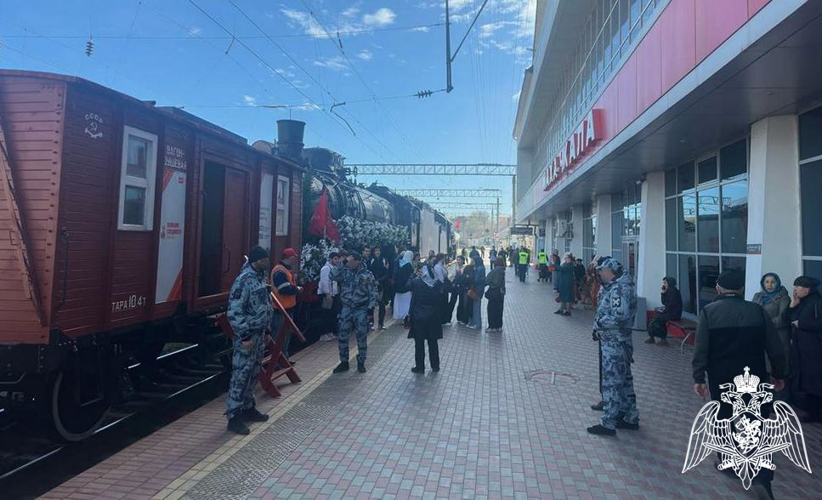 Росгвардейцы обеспечили безопасность пребывания ретропоезда «Победа» в Дагестане