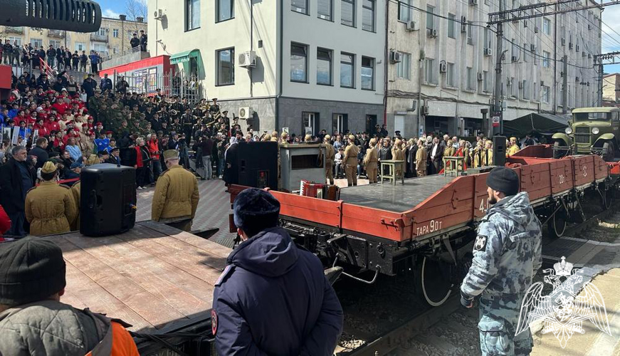 Росгвардейцы обеспечили безопасность пребывания ретропоезда «Победа» в Дагестане
