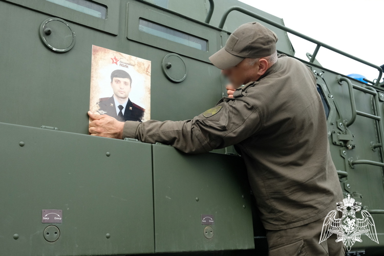 В Дагестане росгвардейцы присоединились к акции «Бессмертный автополк»