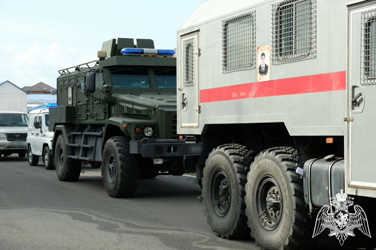 В Дагестане росгвардейцы присоединились к акции «Бессмертный автополк»