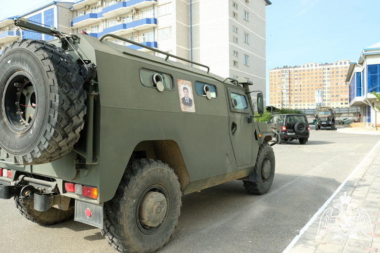 В Дагестане росгвардейцы присоединились к акции «Бессмертный автополк»