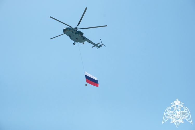 Росгвардейцы приняли участие в параде Победы в Каспийске