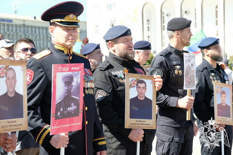 В Дагестане росгвардейцы приняли участие в акции «Бессмертный полк»