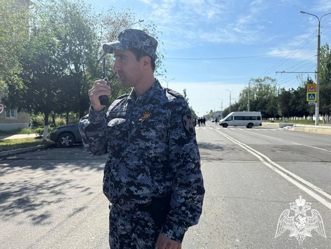 Росгвардейцы обеспечили охрану общественного порядка во время празднования Дня Победы в Дагестане