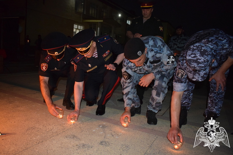 В Дагестане росгвардейцы провели патриотическую акцию «Свеча памяти» 