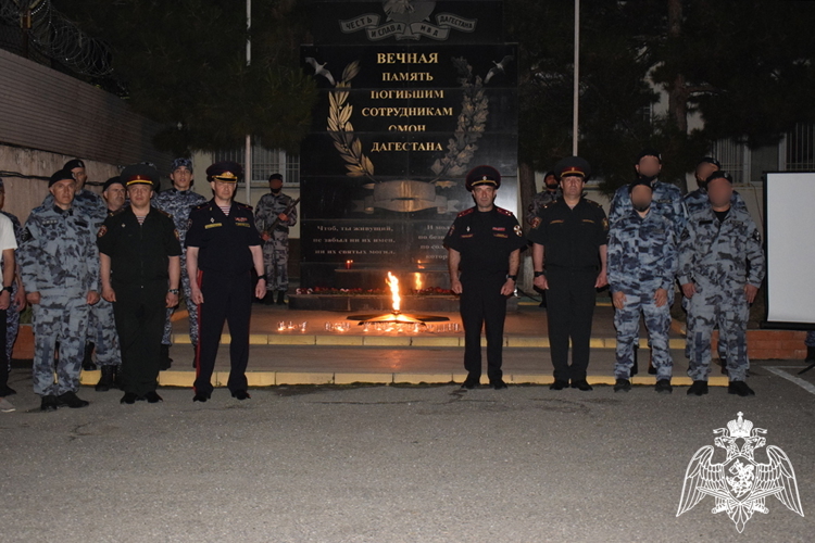 В Дагестане росгвардейцы провели патриотическую акцию «Свеча памяти» 