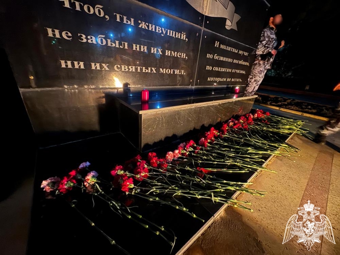 В Дагестане росгвардейцы провели патриотическую акцию «Свеча памяти» 