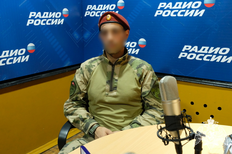 Росгвардеец стал героем выпуска ведомственной радиорубрики в Дагестане